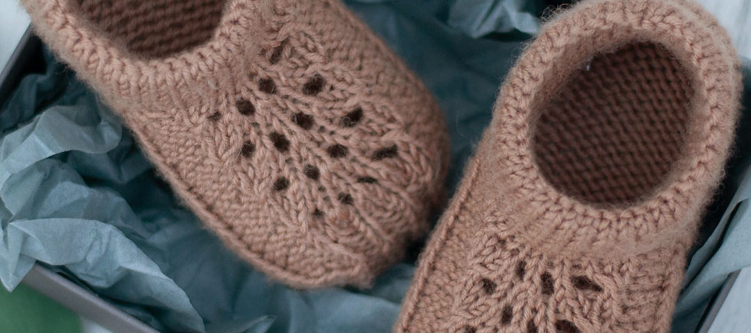 Grace Stay-on Baby Shoe by Julia Adams Patterns