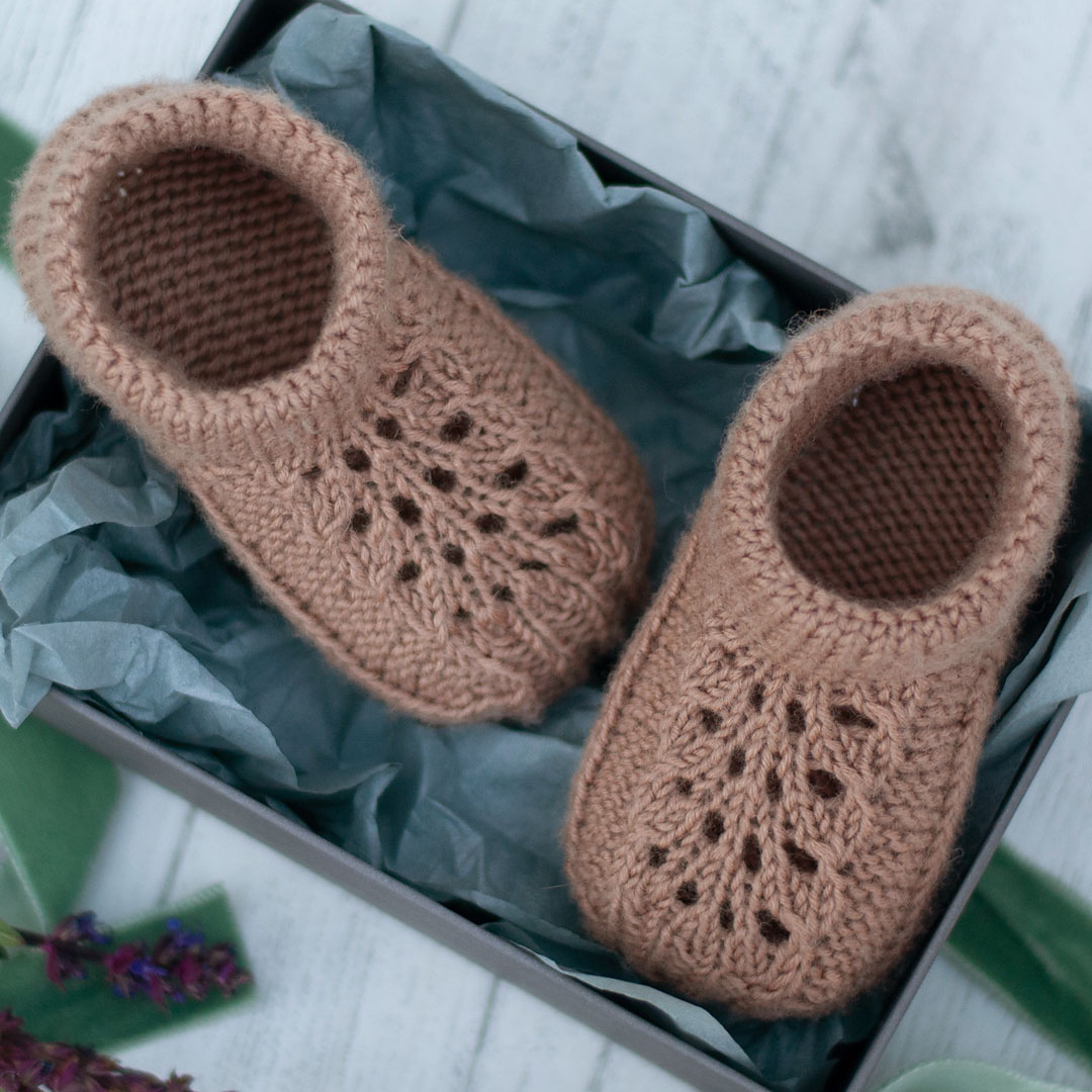 Grace Stay-on Baby Shoe by Julia Adams Patterns