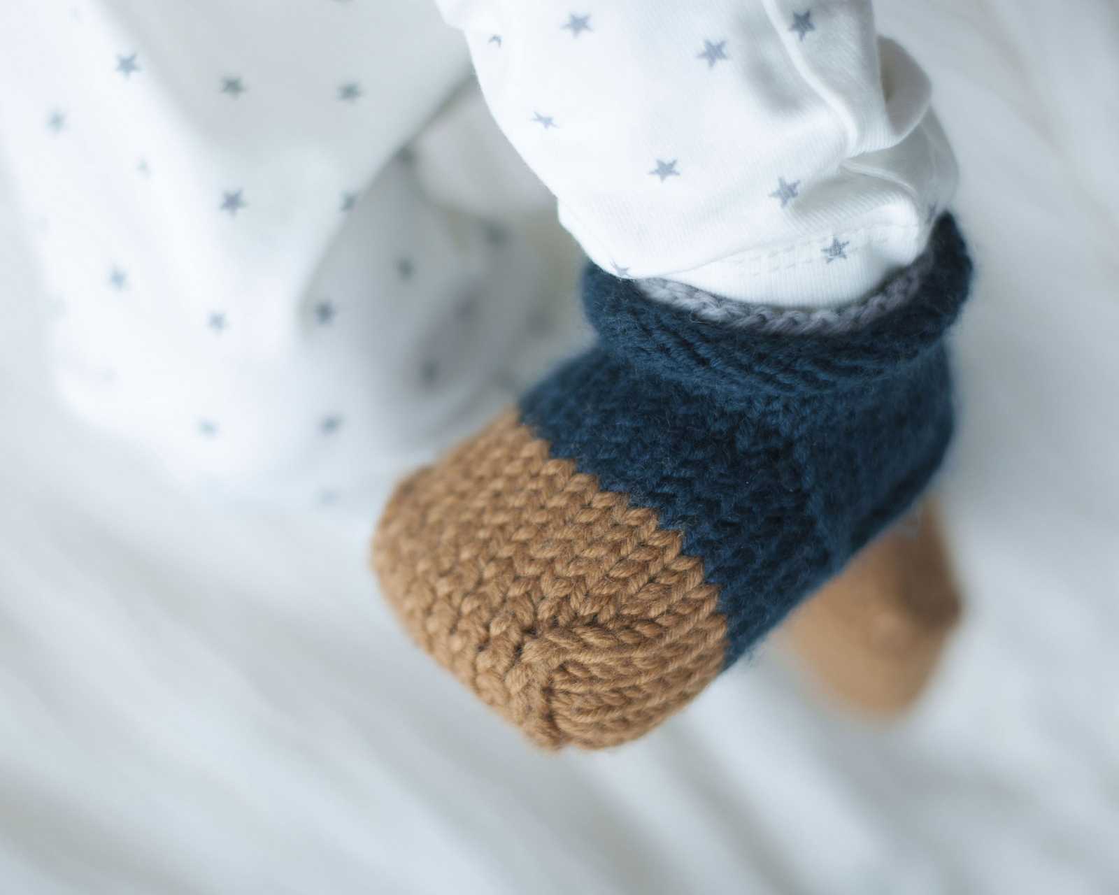 'Tom' stay-on baby shoe by Julia Adams Patterns