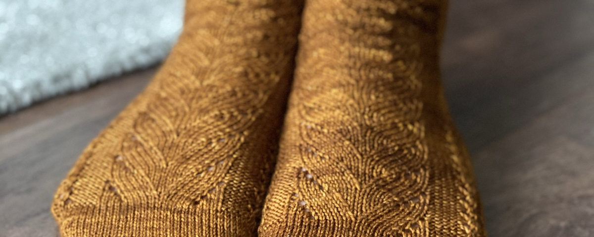 Nath socks by Zsuzsanna Orthodoxou